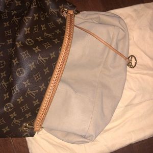 Louis Vuitton Artsy MM